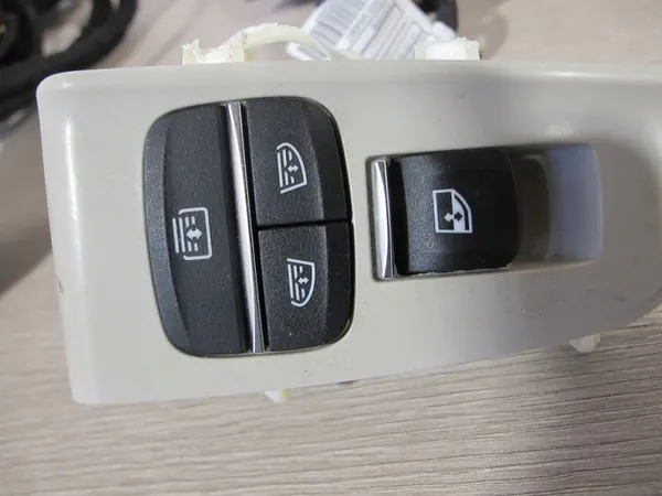 Türrollo-Set OEM 6832735 für BMW G32 image 5