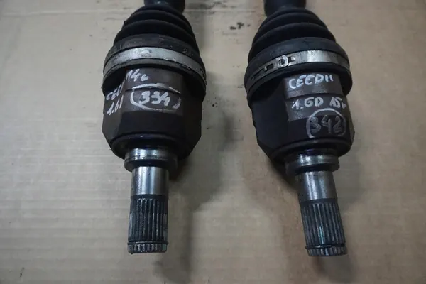 KIA CEED II Höger Halvaxel 1.6CRDI 2012-2018 KIA557782 image 2