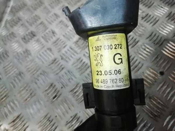 Scheinwerferreinigerdüse Peugeot 407 2006 OEM 1307030272 image 4