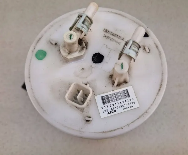 Honda CR-V 4 brandstofpomp OEM T1NG011K04225 image 3