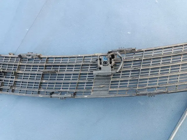Grille Mercedes W203 OEM A2038801905 - Occasion image 3