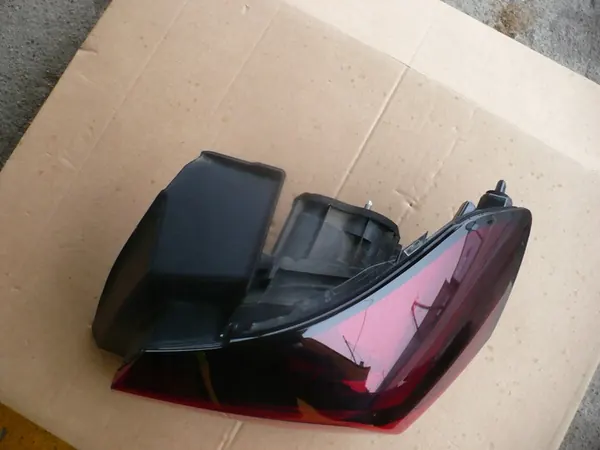 Luz Trasera Derecha Opel Corsa F 9829317280 image 2