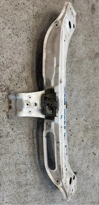 Etupuskuri vahvistus Mitsubishi Outlander 2 image 6