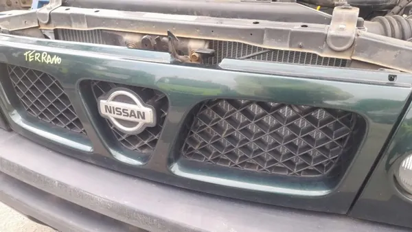 Calandre Grille pour Nissan Terrano II 2 Occasion OEM image 3