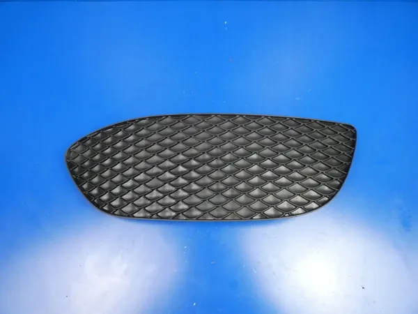 Grille de pare-chocs avant droite Mercedes C-Class W205 OE A2058850823 image 3