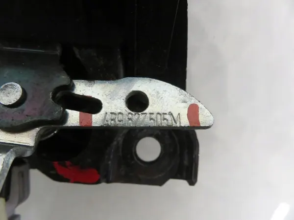 Elaktisk baklucka Audi A4 Avant 4B9827505M image 4