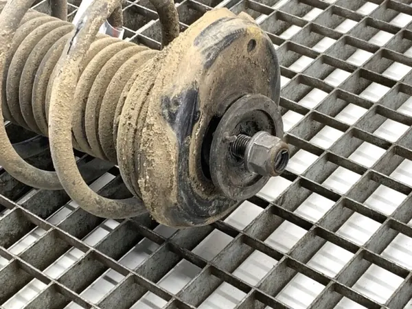 Amortiguador delantero izquierdo con muelle OEM 9820326180 image 3
