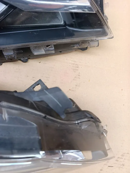 Réflecteur droit Toyota Yaris III Lift 2017-2020 NKH6TU image 3