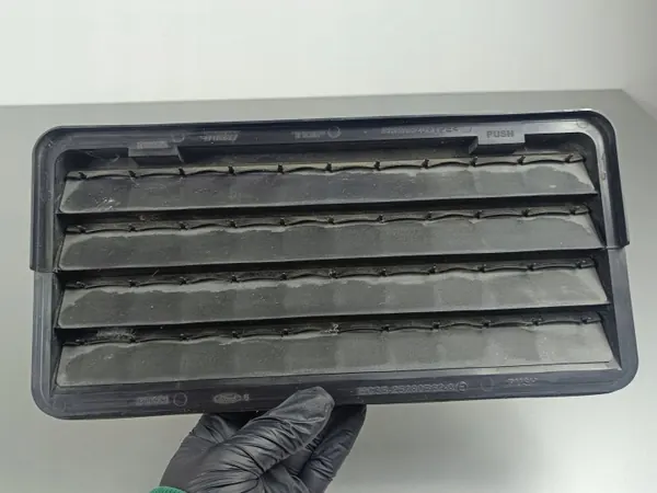Ford F150 Grille OEM FOB43361 - Gebruikt image 4