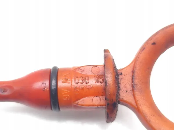 Audi A4 Öljyn Taso Mittatikku 2.0 TDI Diesel OEM 03G115611T image 7