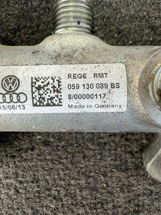 Rail d'injection Audi A8 S8 D4 4H 2013 OEM 059130089BS image 3