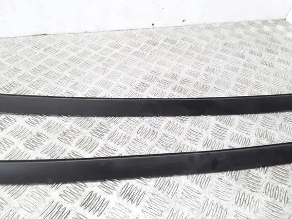 Garniture de bavette Citroen C3 OEM 18379B01 - Côté passager image 3