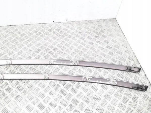 Garniture de bavette Citroen C3 OEM 18379B01 - Côté passager image 7