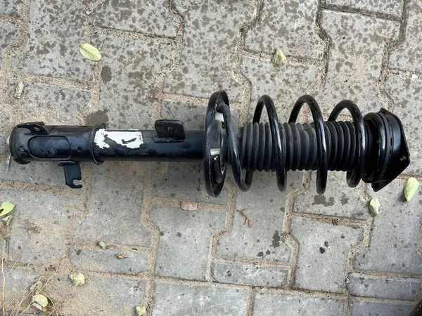 Peugeot 2008 II 2023 1.2 THP Ammortizzatore Anteriore Destro OEM 9836654880 image 4