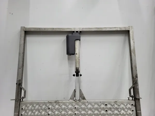 Carroçaria elevadora contentor VW Crafter OEM 15536 - Usado image 3