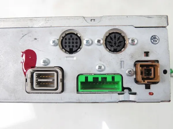 Mudador CD Volvo OEM 307753691 para V70 II SW image 3