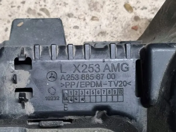 Mercedes-Benz GLC X253 C253 2016 Bakre stötfångarlist image 5