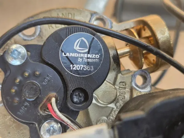 Válvula múltipla OEM 63r-013018 para tanque GPL - Usado image 7