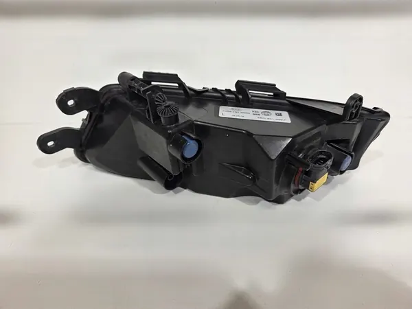 SKODA OCTAVIA 3 III LIFT 2016 Halógeno image 4