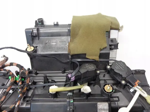 Núcleo de calefacción Mercedes C W203 Sedan OEM 2098300162 image 7