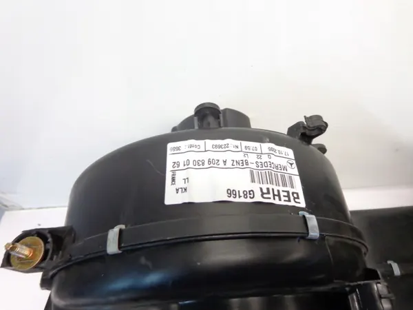 Núcleo de calefacción Mercedes C W203 Sedan OEM 2098300162 image 8