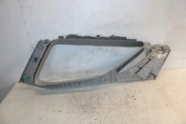 Rodillo de maletero Toyota Auris OEM 6247602030 - Usado image 10