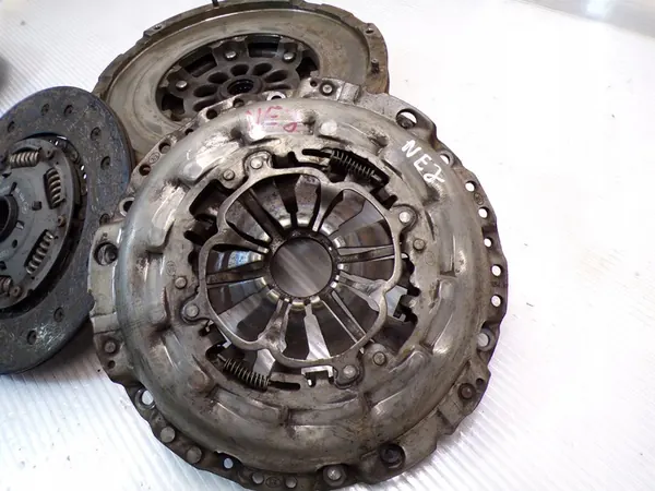 Kit de Embreagem de Dupla Massa Audi A4 B8 A5 8T A6 C7 2.0 TDI image 2