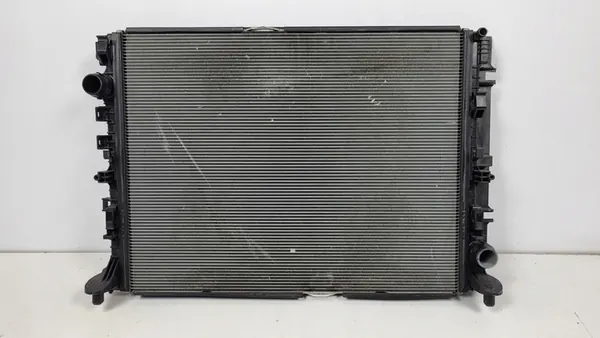 Vattensradiator Mercedes C63 AMG W205 W213 A0995005303 image 3