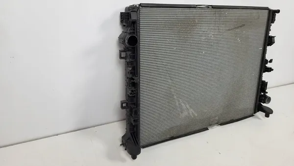 Vattensradiator Mercedes C63 AMG W205 W213 A0995005303 image 5