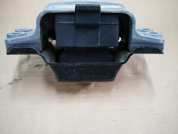 VW SKODA SEAT Moottorin Kiinnike 3C0199555 image 2