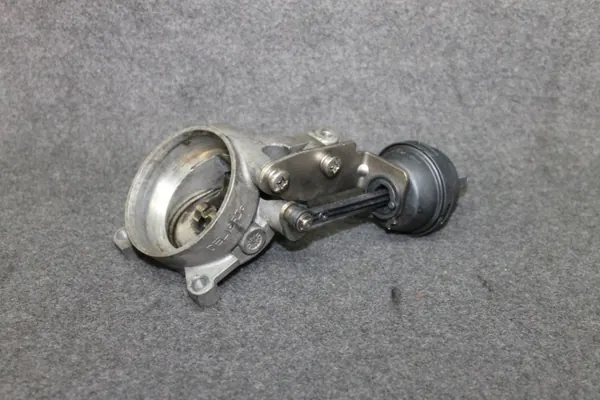 BMW N57D30C lisäkaasutin OEM 8506398 image 3