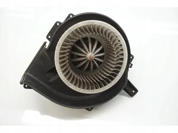 Seat Toledo Ventilator 1.6 TDI Diesel 2014 OEM 6Q2819015J image 2
