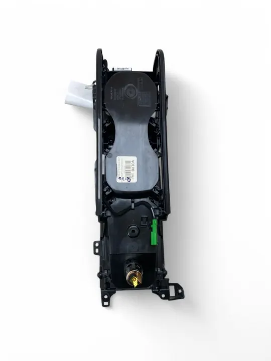 Volvo XC90 Bekerhouder OEM 31389958 Dashboard image 3