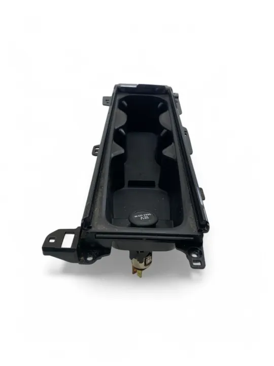 Volvo XC90 Bekerhouder OEM 31389958 Dashboard image 9