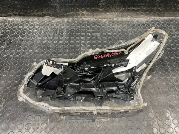 Toyota Yaris Cross 20- Koplampglas Rechts Voor OEM 10039-8A0AK image 6