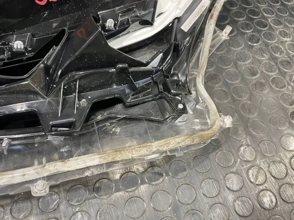 Toyota Yaris Cross 20- Koplampglas Rechts Voor OEM 10039-8A0AK image 9