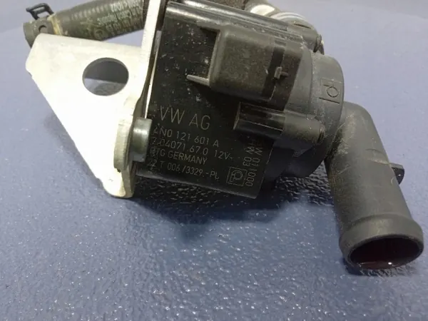 Audi OE vattenpump 4N0121601A för SQ8 Q8 4.0 TFSI image 7