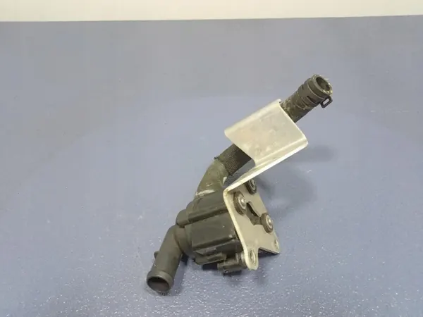 Audi OE vattenpump 4N0121601A för SQ8 Q8 4.0 TFSI image 9