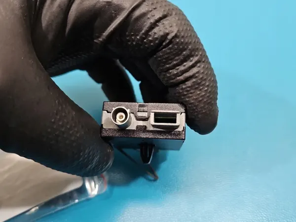 Amplificateur Antenne Jaguar XE X760 OEM IMPRK1546013 image 3