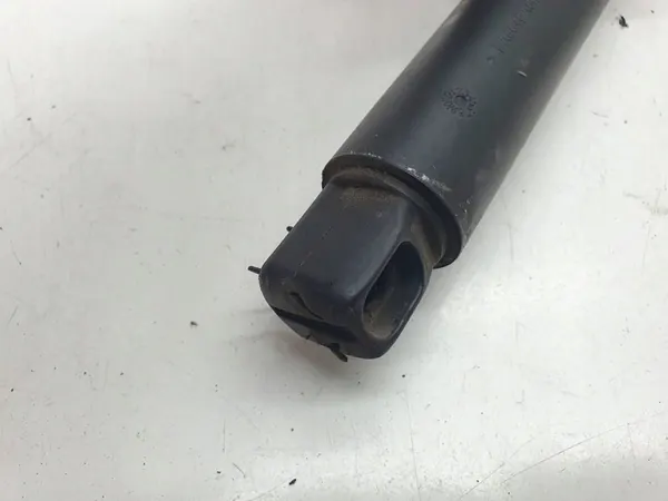 Baklucka ställdon vänster höger Mercedes W166 ML A1668901130 image 9