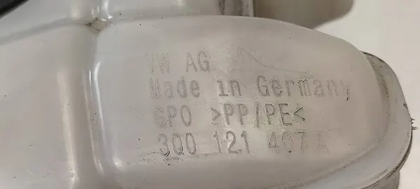 Nesteen Säiliö 3Q0121407A Volkswagen Passat B8 R-Line image 2