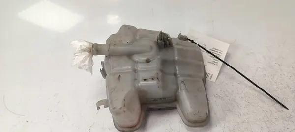 Nesteen Säiliö 3Q0121407A Volkswagen Passat B8 R-Line image 3