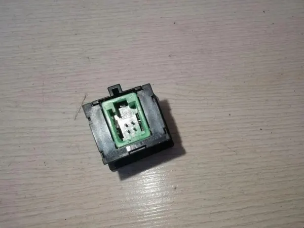 Puerto USB OEM 284H31FA0B para Nissan Leaf 2014 image 3