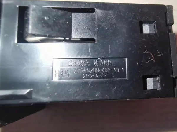 Puerto USB OEM 284H31FA0B para Nissan Leaf 2014 image 4