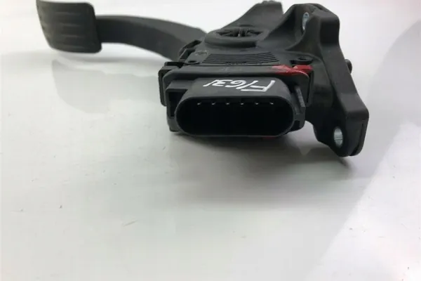 Gaspedal VOLVO V70 III 2009 image 4