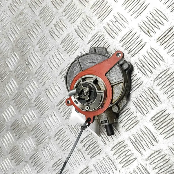 Imupumppu AUDI A5 Cabrio 3.0L 245kW 06E145100R image 2