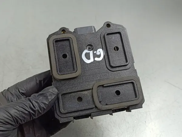 Module de surveillance d'angle mort Ford OE JJ6T14D453AC image 3