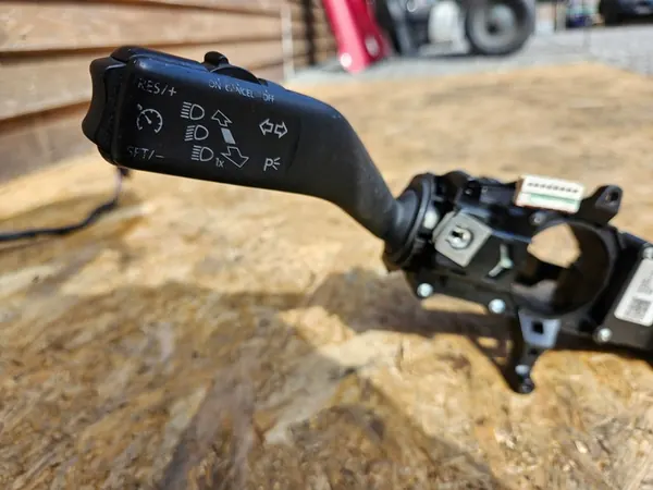 Volkswagen Lenkschalter Vorne OE 5K0953502N image 2