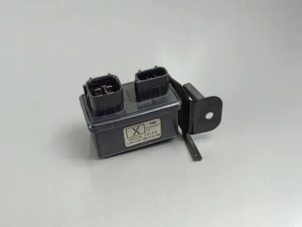 Subaru Ascent pyyhinrele OEM 86121XC000 image 2