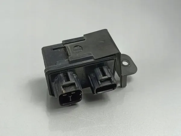 Subaru Ascent pyyhinrele OEM 86121XC000 image 3